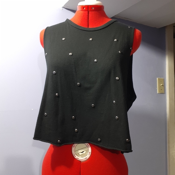 💥3/$25💥Studded Muscle Tank -Small - Picture 1 of 6